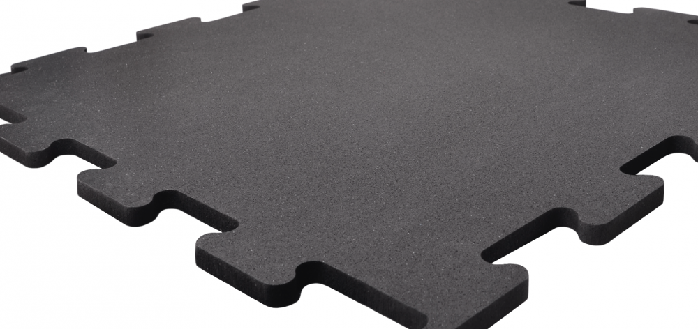 Puzzle černé bez EPDM vsypu pro domácí i veřejná fitnesscentra - Váha - 24 kg