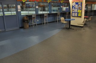 Comfort Flooring MIX; tl. 8 mm puzzle, tmavě šedá