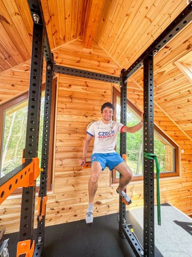 2024/Soukromá posilovna: Domácí trénink Jiřího Prskavce